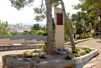 Monument als Estudiosos de Catalunya